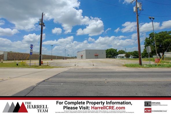 182 North McLennan Drive, Elm Mott, TX 76640